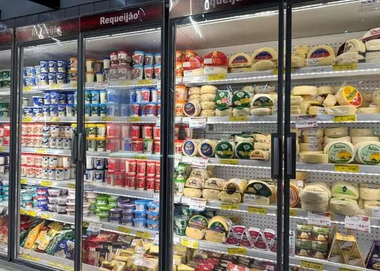 LÁCTEOS ][ Produção recorde e preços em queda: perspectivas para o mercado de leite em 2026